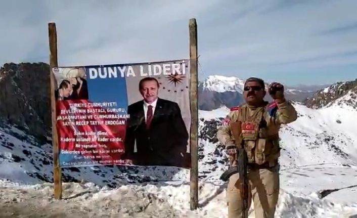 PKK terör örgütünden kurtarılan bölgeye Cumhurbaşkanı Erdoğan’ın posterini astı