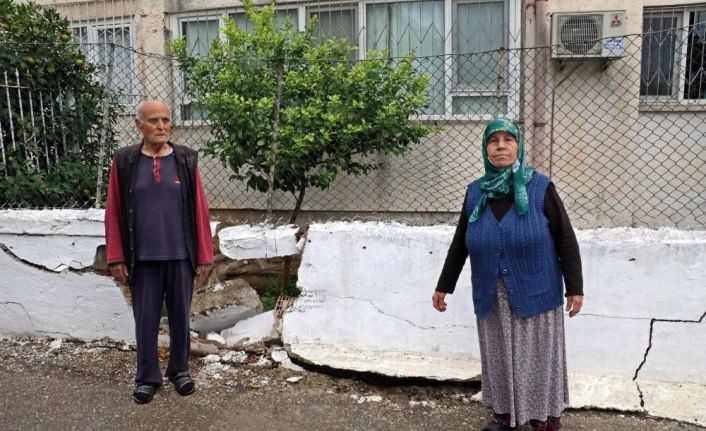 Polisi peşine takan otomobil sürücüleri, yaşlı çiftin kabusu oldu