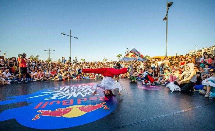 Red Bull Dance Your Style, online olarak en iyi dansçıyı belirleyecek