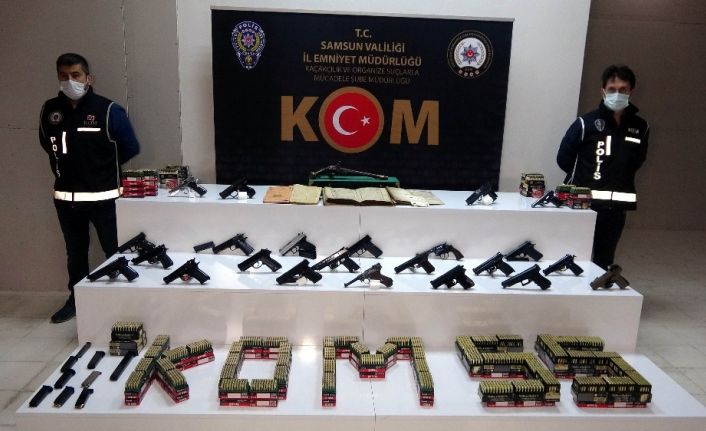 Samsun’da iş adamı 24 adet tabanca ve 6 bin 950 mermiyle yakalandı
