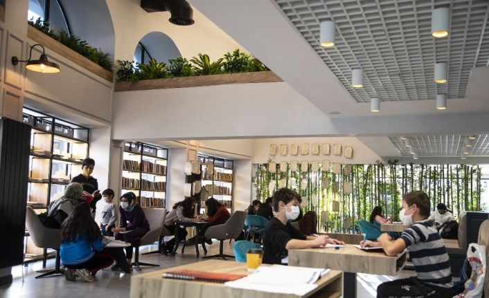 Talas Kültür Merkezi ve 7/24 Kütüphane yoğun ilgi görüyor