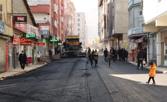 Tatvan Belediyesinden asfalt çalışması