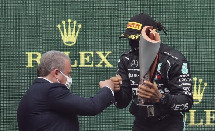 TBMM Başkanı Şentop: “Pist çok iyiymiş değil mi şampiyon”