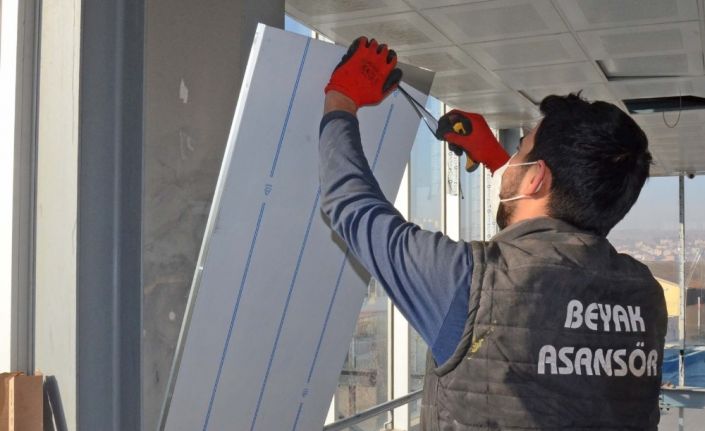 TCDD üst geçidi üzerinde bulunan asansöre bakım yapıldı