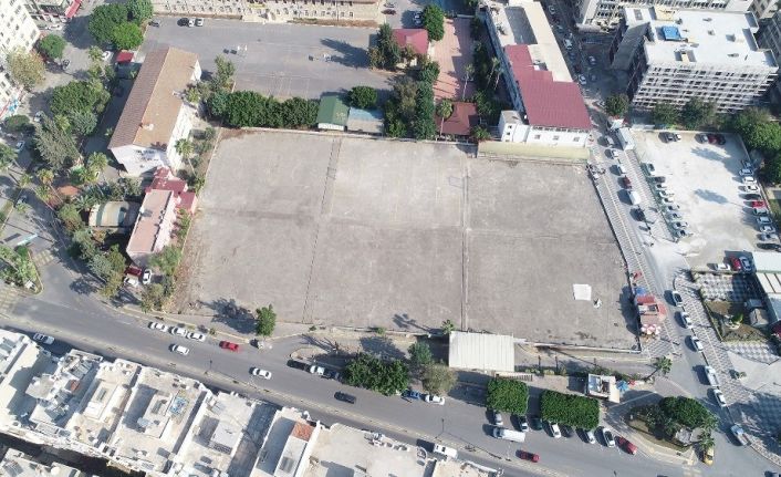 Tevfik Sırrı Gür Lisesi yanında 2 katlı otopark ve meydan çalışmaları başladı