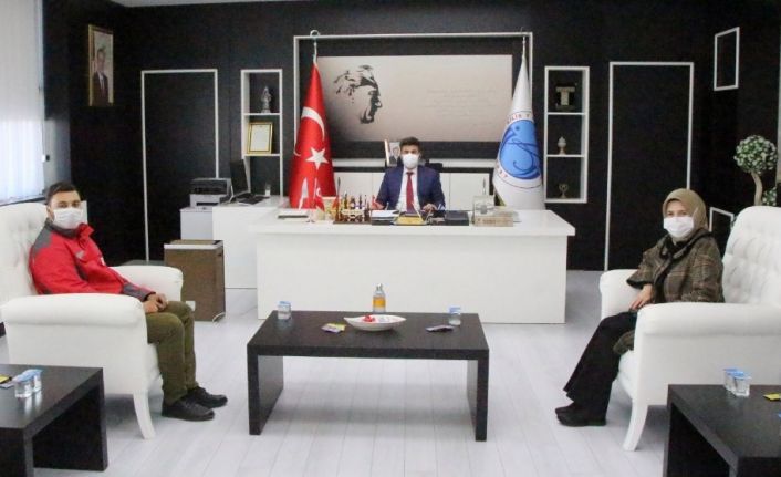 Toplum Merkezi yetkilileri Rektörü Karacoşkun’la bir araya geldi