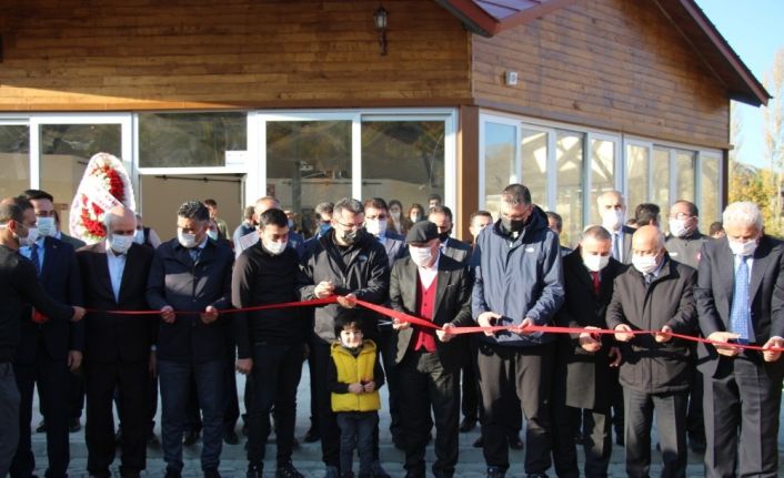 Tortum Şelalesi modern tesislerine kavuştu