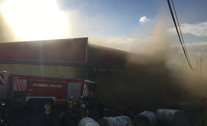 Tuzla’da korkutan fabrika yangını