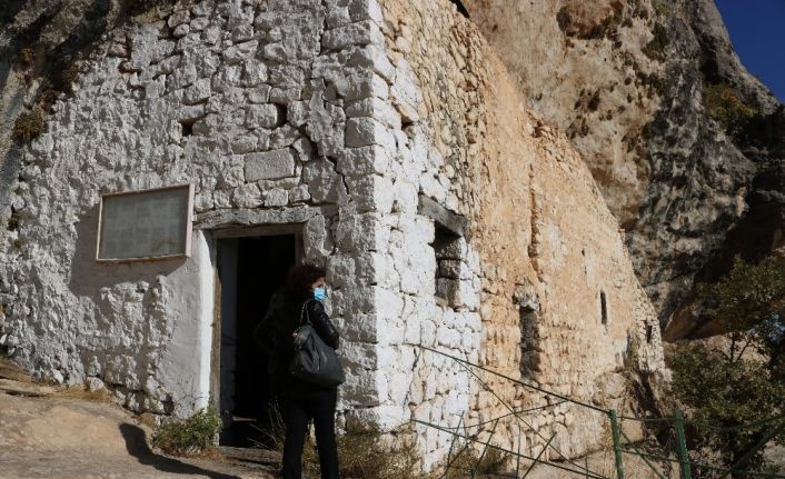 Vali Karaloğlu, dünyada 34 ülkede Ashab-Kehf makamı olan Lice’deki makamını ziyaret etti