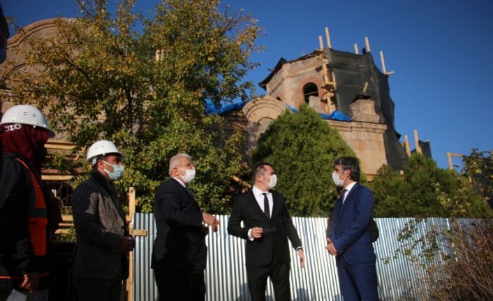 Vali Memiş Oltu Rus Kilisesi Restorasyon çalışmalarını yerinde inceledi