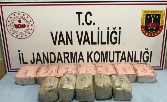 Van’da İran uyruklu şahısın taşıdığı çuvalda 15 kilo metamfetamin ele geçirildi