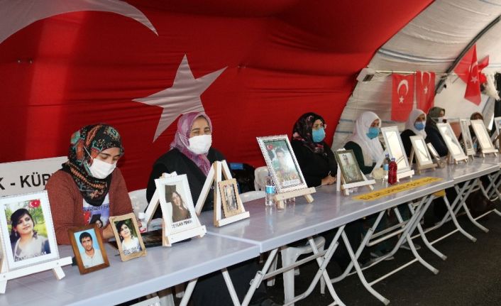 ’Ya ölüm ya istiklal’ diyen Diyarbakır anneleri evlat nöbetine devam ediyor