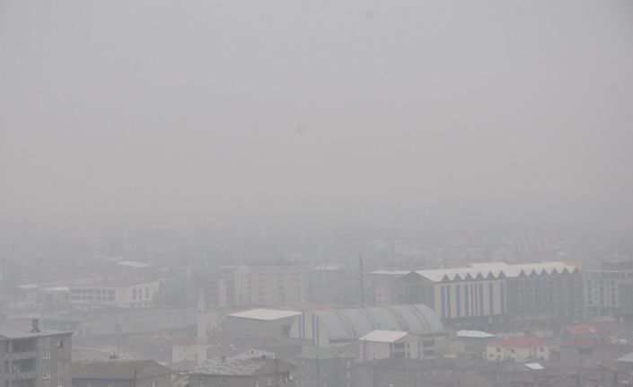 Yüksekova’da yoğun sis