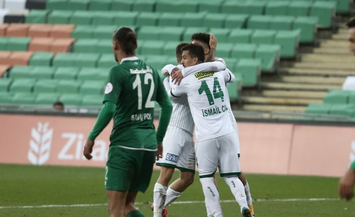 Ziraat Türkiye Kupası: Bursaspor: 1 - 1922 Konyaspor: 0 (İlk yarı sonucu)