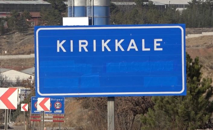 81 il ve 911 ilçenin şehir tabelasından o bilgiler silindi, masraf ortadan kaldırıldı