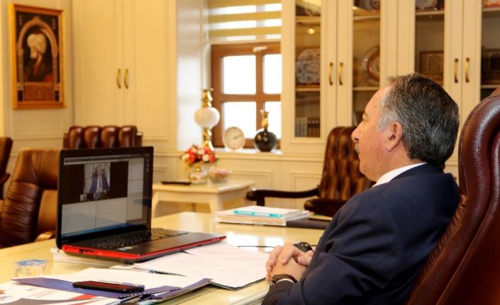 AİÇÜ geleneksel Hikâye ve Şiir Yarışması ödül töreni online olarak gerçekleştirildi