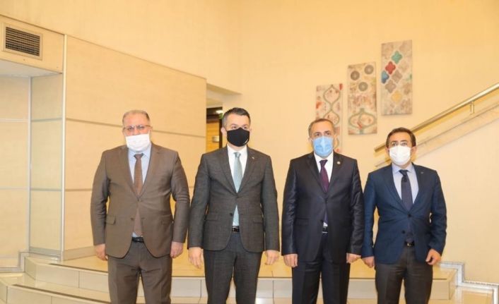 AK Parti milletvekilleri Arvas ve Gülaçar, Tarım ve Orman Bakanı Pakdemirli’ye Van’ın taleplerini iletti