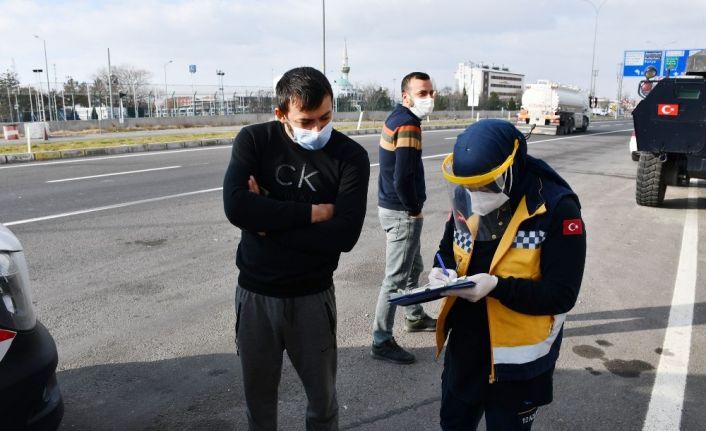 Aksaray’da Covid-19 testi pozitif ve temaslı 2 kardeş seyahatte yakalandı
