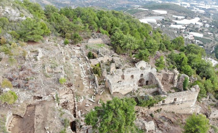 Alanya’daki gün yüzüne çıkarılan Syedra Antik Kenti ziyaretçi akınına uğruyor