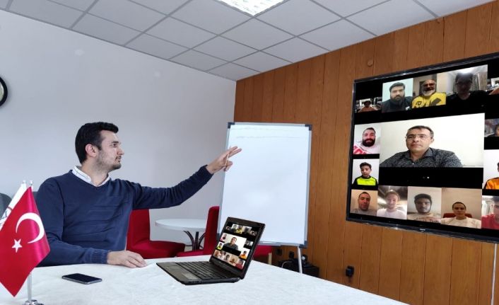 Armada Kayak ve Snowboard Kulübü video konferans yöntemi ile toplantı yaptı