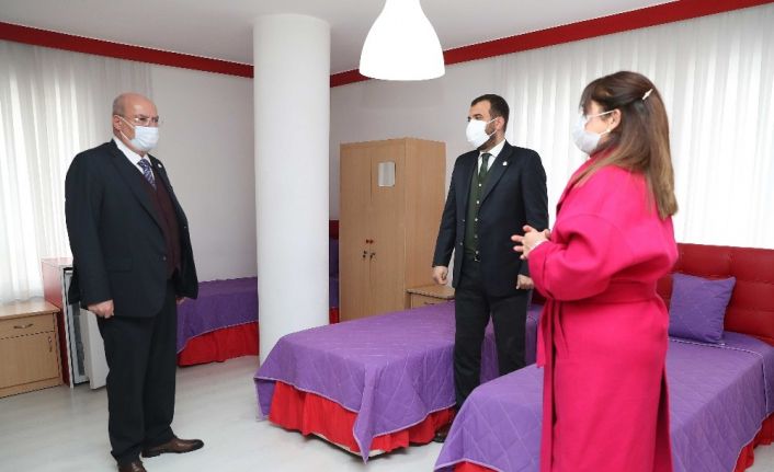 ATO Başkanı Gürsel Baran: “Uzaktan eğitim nedeniyle yurtlar boş kaldı, pek çok sektörde de iş hacimleri düştü”