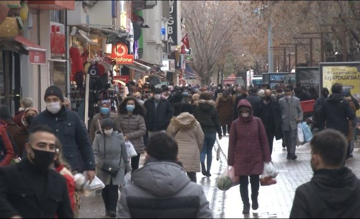 AVM’lerde alınan tedbirler küçük esnafın yüzünü güldürdü