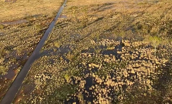 Avustralya’da 3 kişi 12 saatlik yürüyüşün ardından baba ve oğlunun hayatını kurtardı