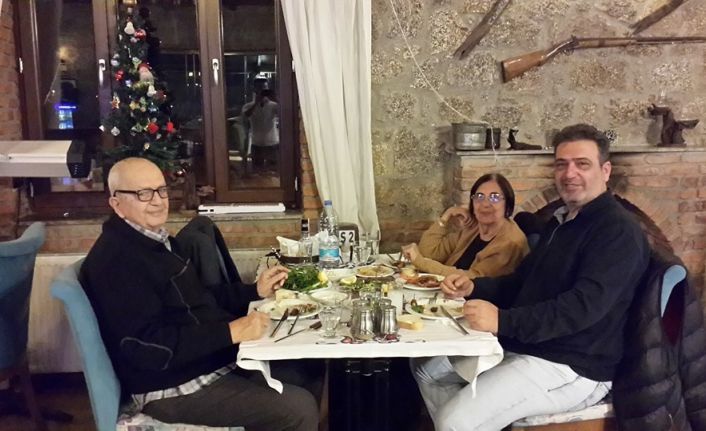 Baba ve oğlu 15 gün arayla korona virüse yenik düştü