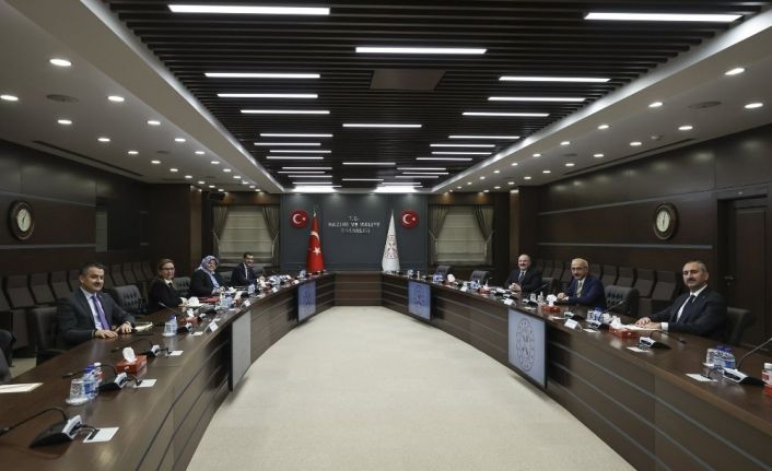 Bakan Elvan: “Değerli Bakanlarımızla ekonominin genel görünümünü ve önümüzdeki dönemin reform gündemini değerlendirdiğimiz bir toplantı gerçekleştirdik.”