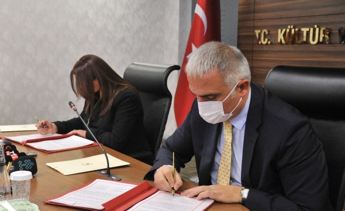 Bakan Ersoy: “Dünyada Amerika’dan sonra en büyük dizi film ihraç eden ülke Türkiye”