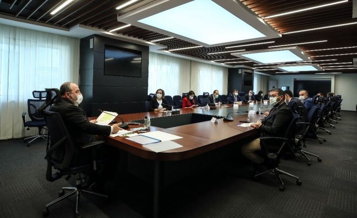 Bakan Varank: "Biontech ile ortak üretimi görüşmek istiyoruz"
