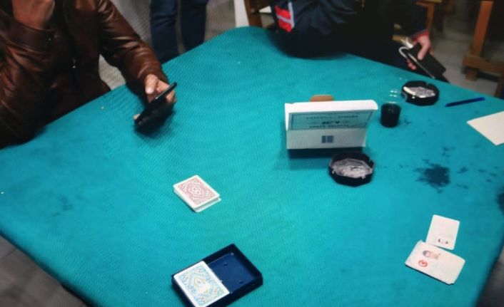 Barakada kumar oynarken yakalanan 13 kişiye 52 bin 650 lira ceza