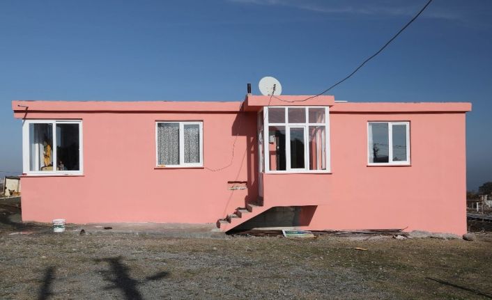 Başkan Deveci sosyal medyada gördüğü ihtiyaç sahibi aileye yardım eli uzattı