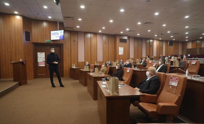 Başkan Gökhan Yüksel dernek yöneticileri ile bir araya geldi, 500 günlük yolculuğunu paylaştı