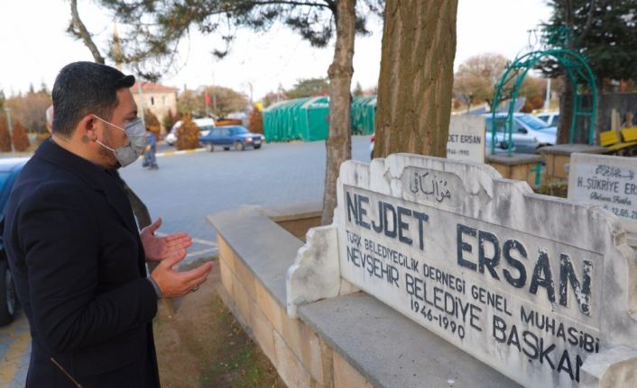Başkan Rasim Arı; eski belediye başkanlarından Nejdet Ersan’ın kabrini ziyaret etti