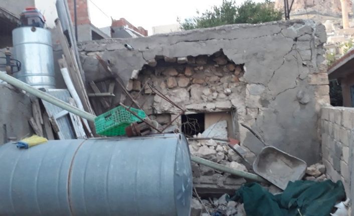 Belediye ödül olarak ev yaptı, duvarların yıkılması sonrası ortada kaldı