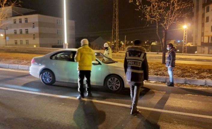 Bitlis’te 56 saatlik sokağa çıkma kısıtlaması başladı