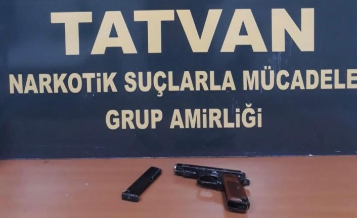 Bitlis’te ruhsatsız tabanca ele geçirildi