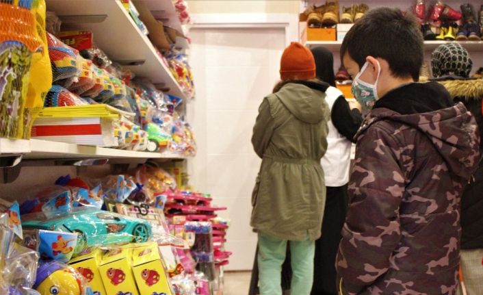 Bu mağazada para değil sevgi geçiyor