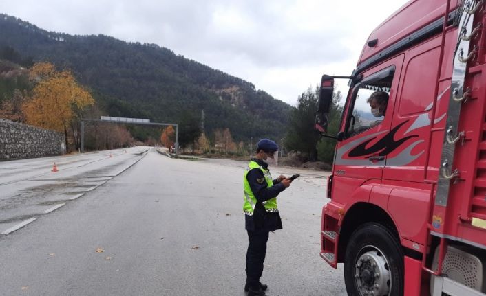 Burdur’da 8 araç sürücüsüne 3 bin 164 TL idari para cezası uygulandı