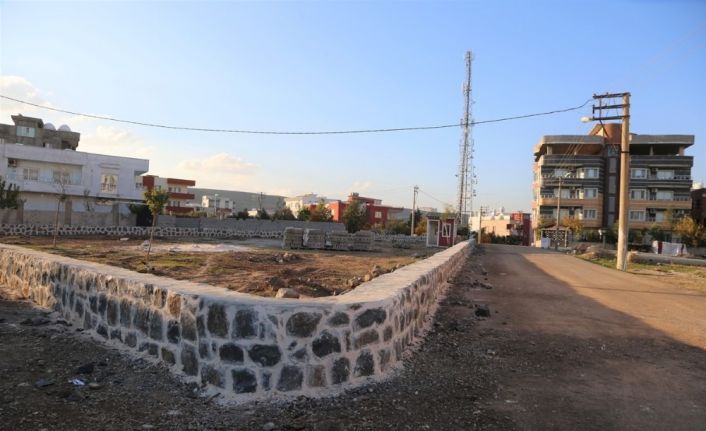 Cizre Belediyesi Sur Mahallesi Şahin Tepe’de yeni bir park inşa ediyor