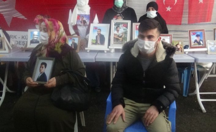 Çocuklarını terörün elinden kurtarmak isteyen ailelerin sayısı her geçen gün artıyor