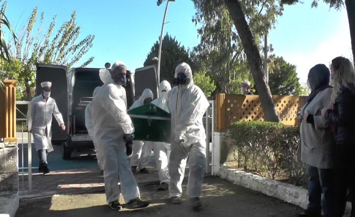 Covid-19’a yenik düşen emekli bürokrat, yaş gününde toprağa verildi