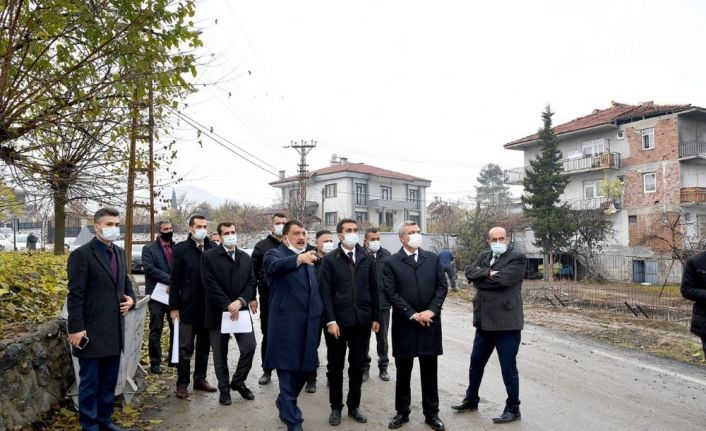 Deprem konutları yollarının yapım çalışmaları devam ediyor