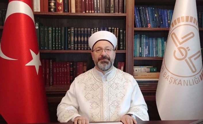 Diyanet İşleri Başkanı Erbaş: ”İlahi vahyin yalnızca içerik olarak değil, lafız itibarıyla da Allah’tan geldiğine inanırız”