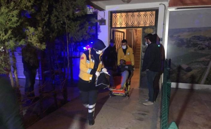 Evde alkol alan 5 arkadaş arasında kız meselesi kavgası: 1 kişi pompalı tüfekle vuruldu