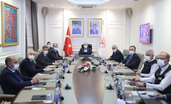 İçişleri Bakanı Soylu: “Koronavirüs ile mücadeleyi bir an önce neticelendirmek için valilerimizden, aşıya önderlik etmelerini istedik”