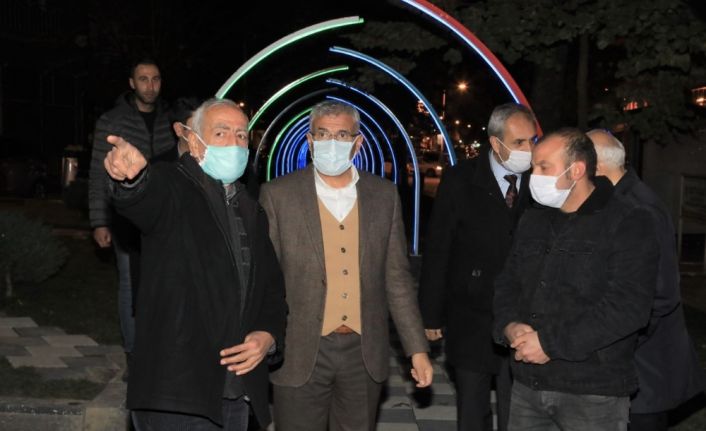 Işıklı yol ile üçgen park bir başka güzel