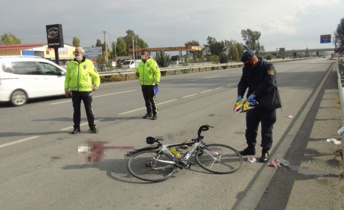 İşitme engelli Çek milli bisikletçi, yayaya çarptı: 1’i ağır 2 yaralı