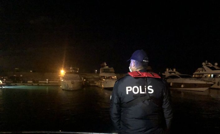 İstanbul Boğazı’nda polisten korona ve yılbaşı denetimi